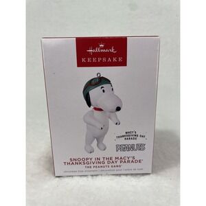 Hallmark Keepsake Peanuts Snoopy Macy's Thanksgiving Day Parade 2022 Ornament.